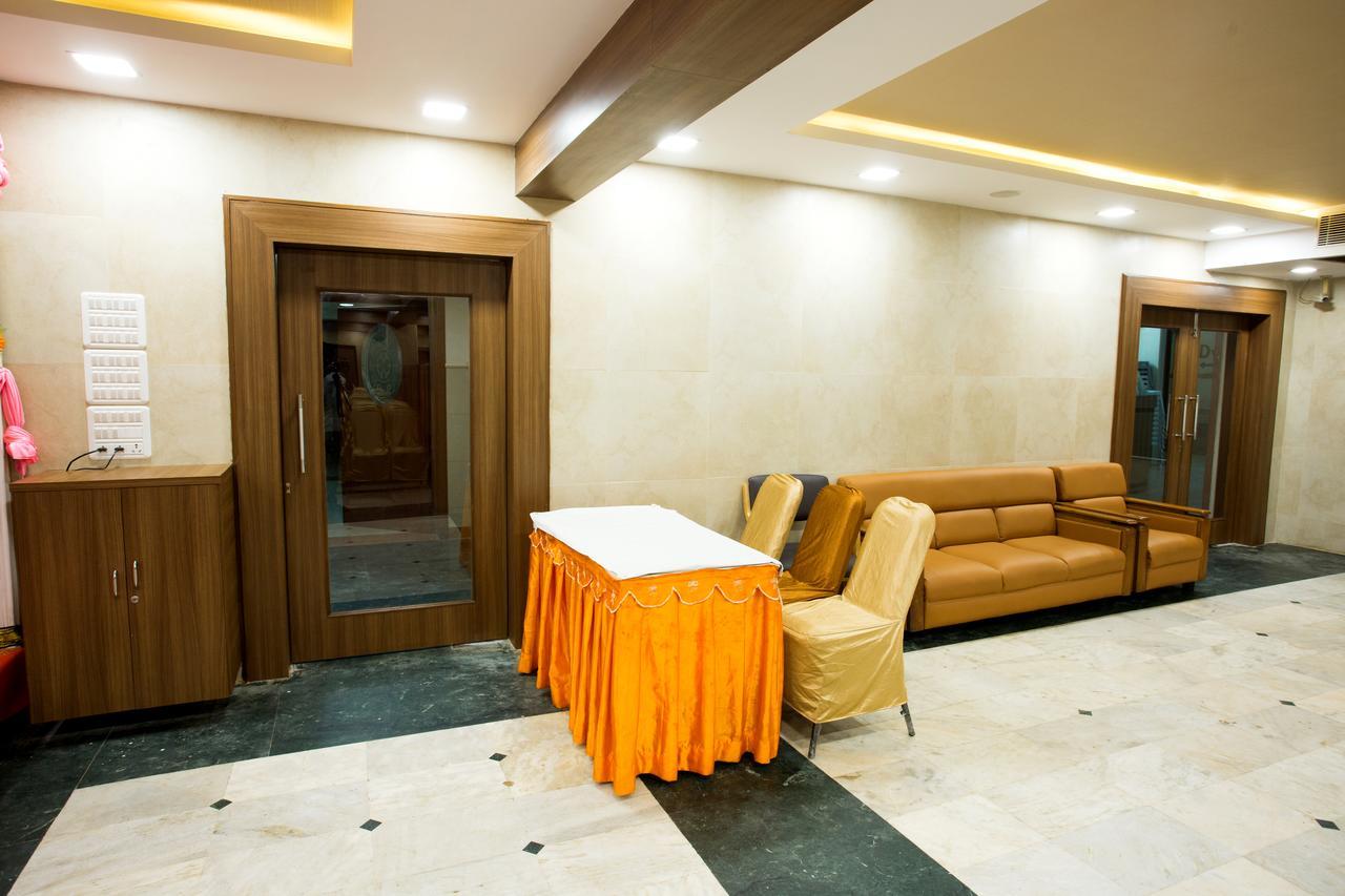 Oyo 14933 Rpr Residency Hotell Chennai Eksteriør bilde