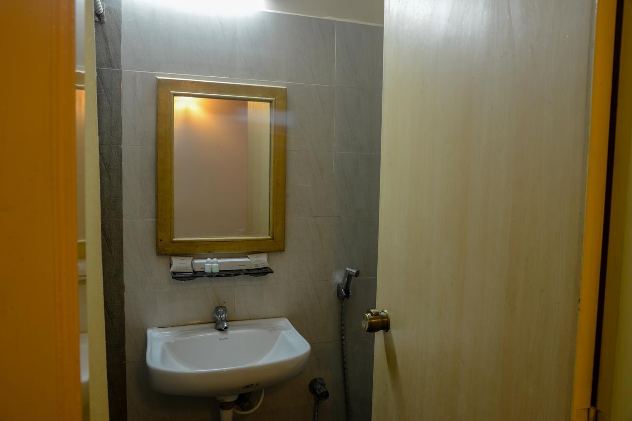 Oyo 14933 Rpr Residency Hotell Chennai Eksteriør bilde